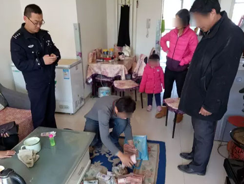 17萬當垃圾丟掉：驚慌失措！全家上陣翻找垃圾桶