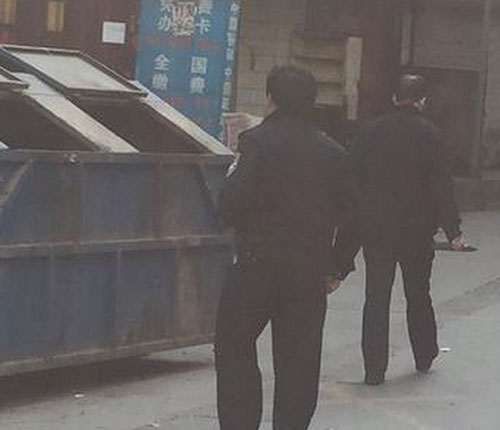 西安郊區(qū)垃圾桶驚現炮彈 警方已封鎖現場介入調查