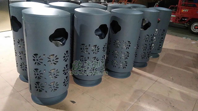欣方圳精品定制垃圾桶表面鏤空精細(xì)雕刻，外形上設(shè)計美觀，新穎獨(dú)特！