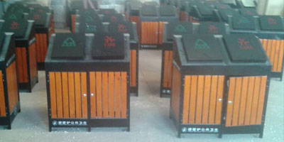 欣方圳環(huán)保鋼木分類(lèi)垃圾桶工廠批量生產(chǎn)圖